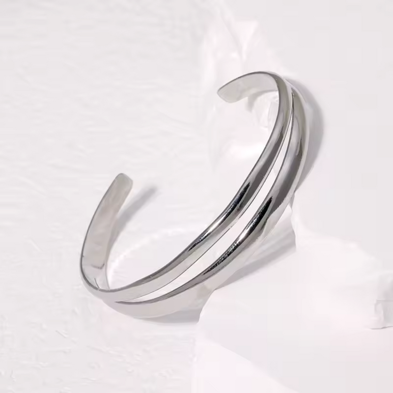 Unisex stainless steel bracelet with sleek modern metal finish